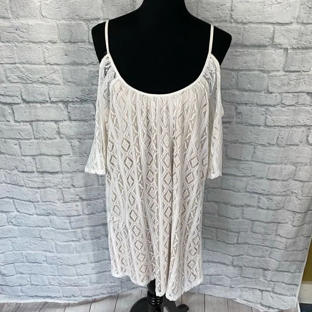 Express women M cold shoulder spaghetti strap white lace dress w/tan lining